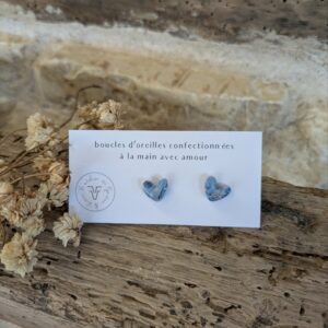 Boucles d'oreilles puce coeur bleu