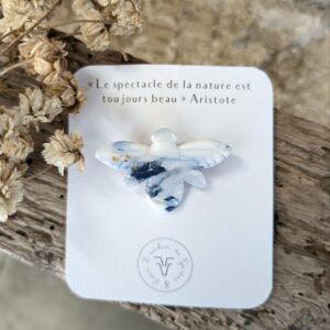 Broche abeille bleu