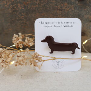 Broche teckel marron
